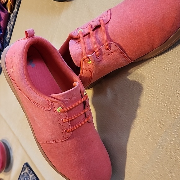 Under armour‎ shoes - Picture 2 of 5